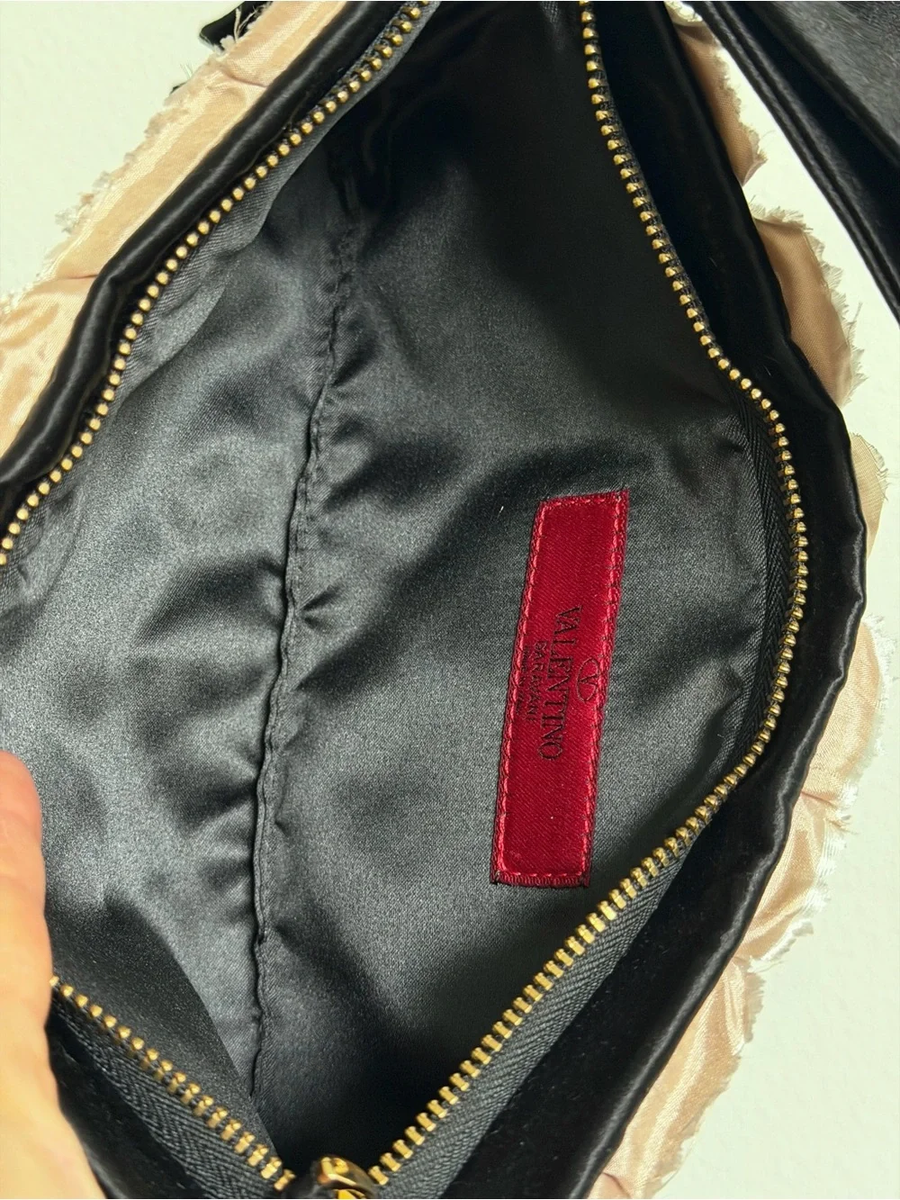 Valentino Garavani Gradient Rosier Bow Wristlet